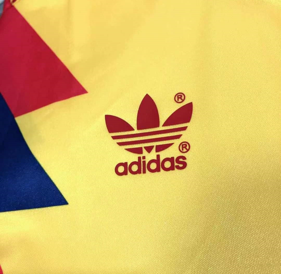 Colombia 1990 - Home