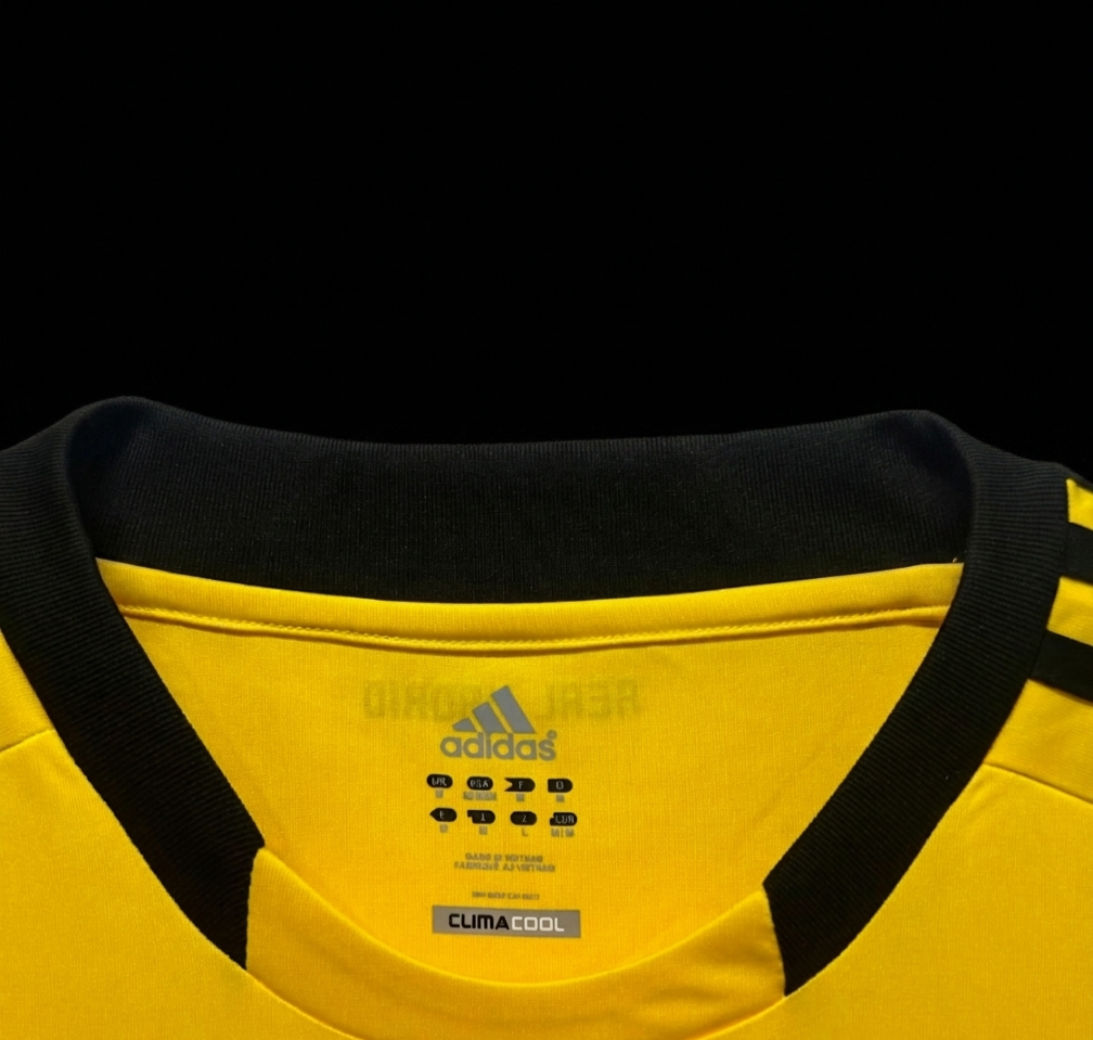 Real Madrid 2011 - Home GK