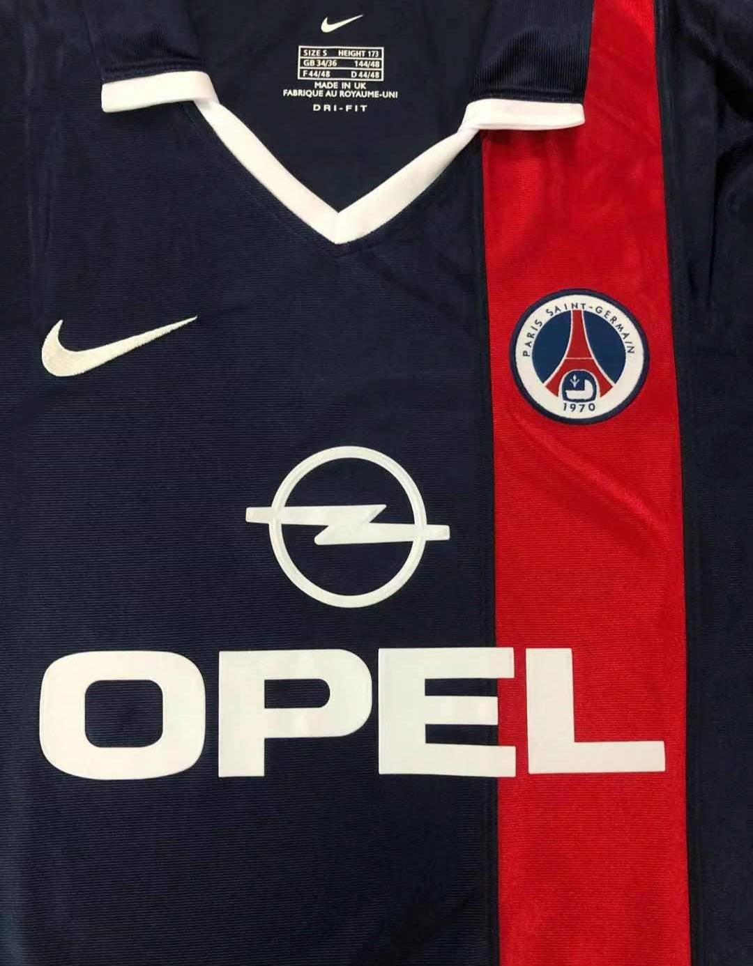 Paris Saint-Germain 2001 - Home